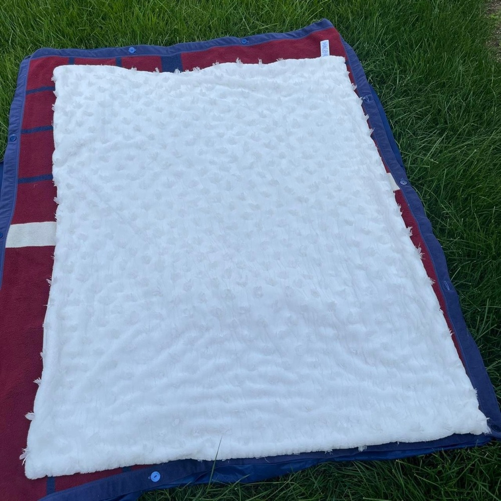 LoveShackFancy x Pottery Barn Teen Sweet Bows Faux Fur Throw White blanket